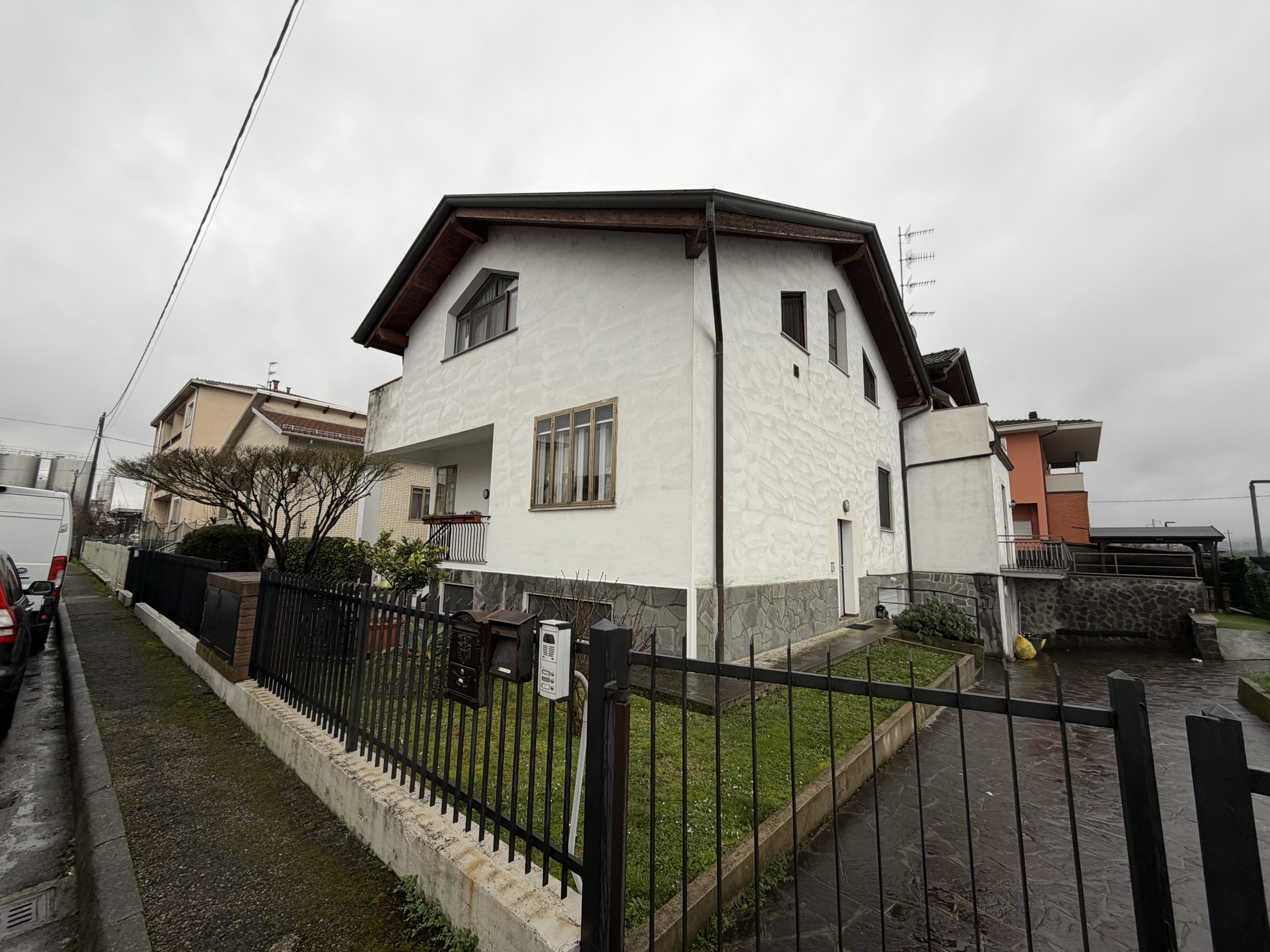 Appartamento con box doppio in via torino, Collecchio