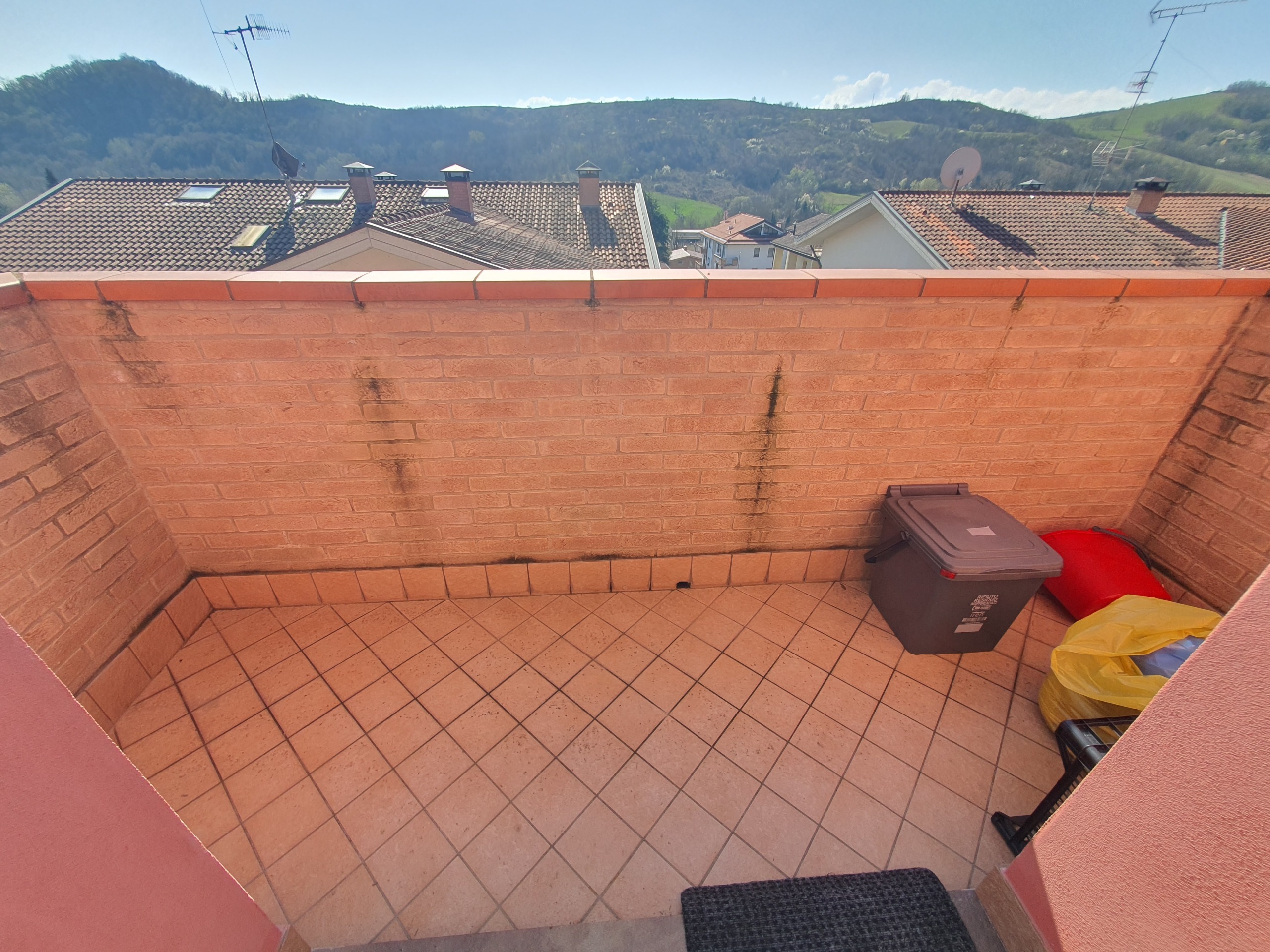 Trilocale con box in via don milani 11, Medesano