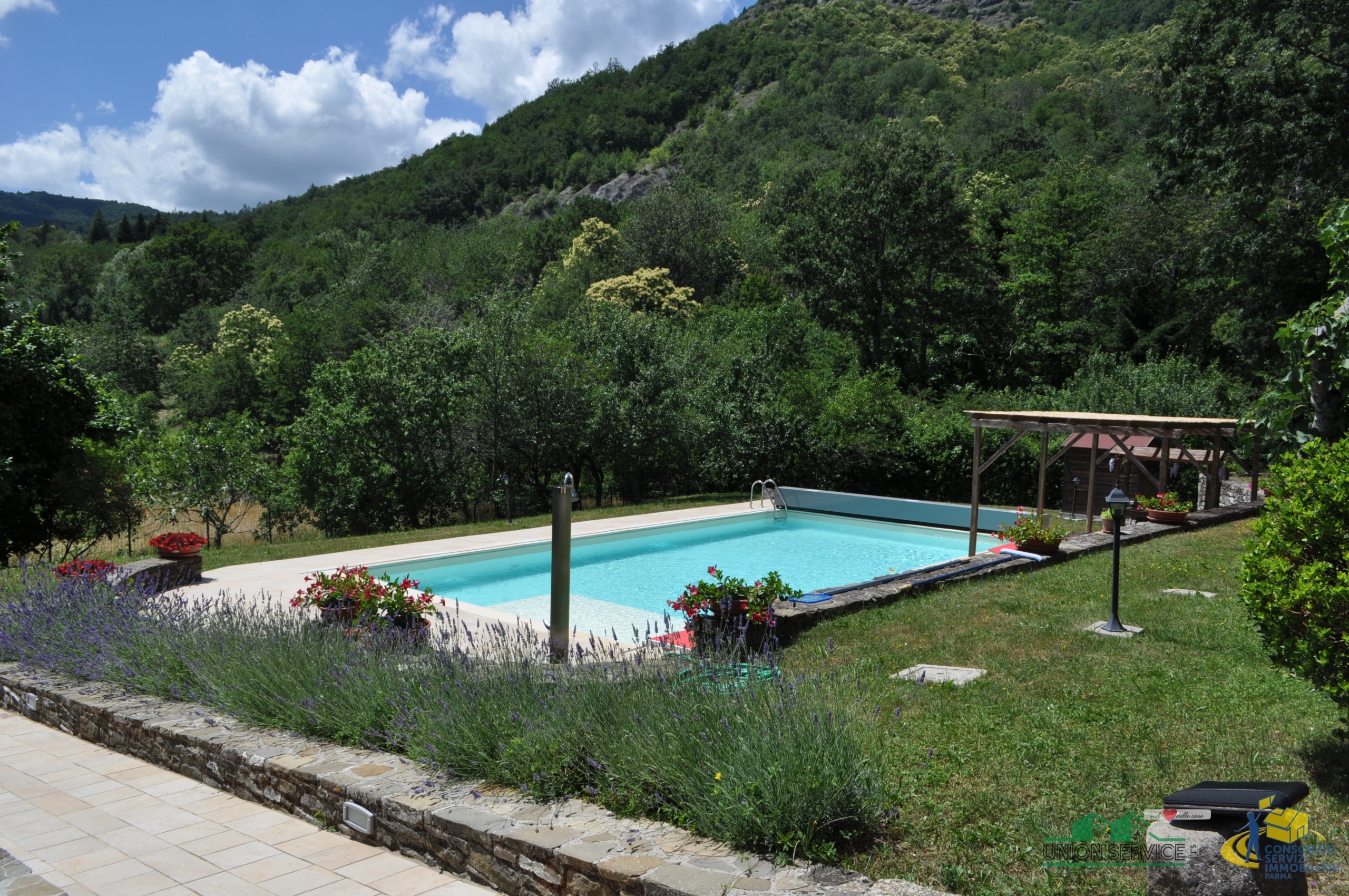 Casa indipendente con terrazzo in via maestri, Valmozzola