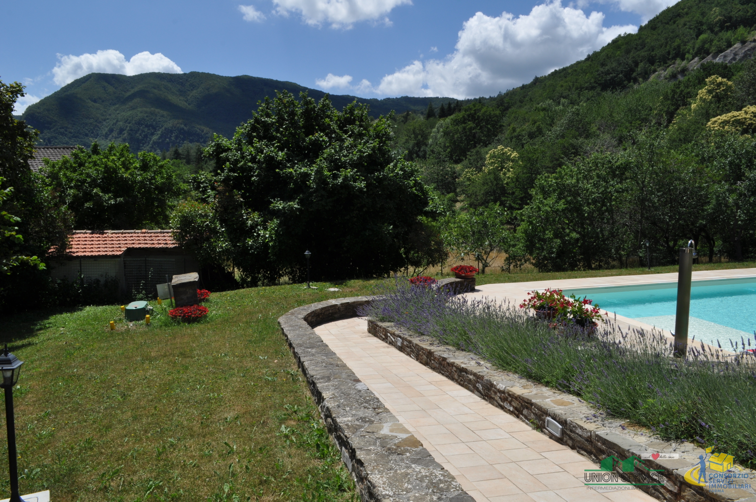 Casa indipendente con terrazzo in via maestri, Valmozzola