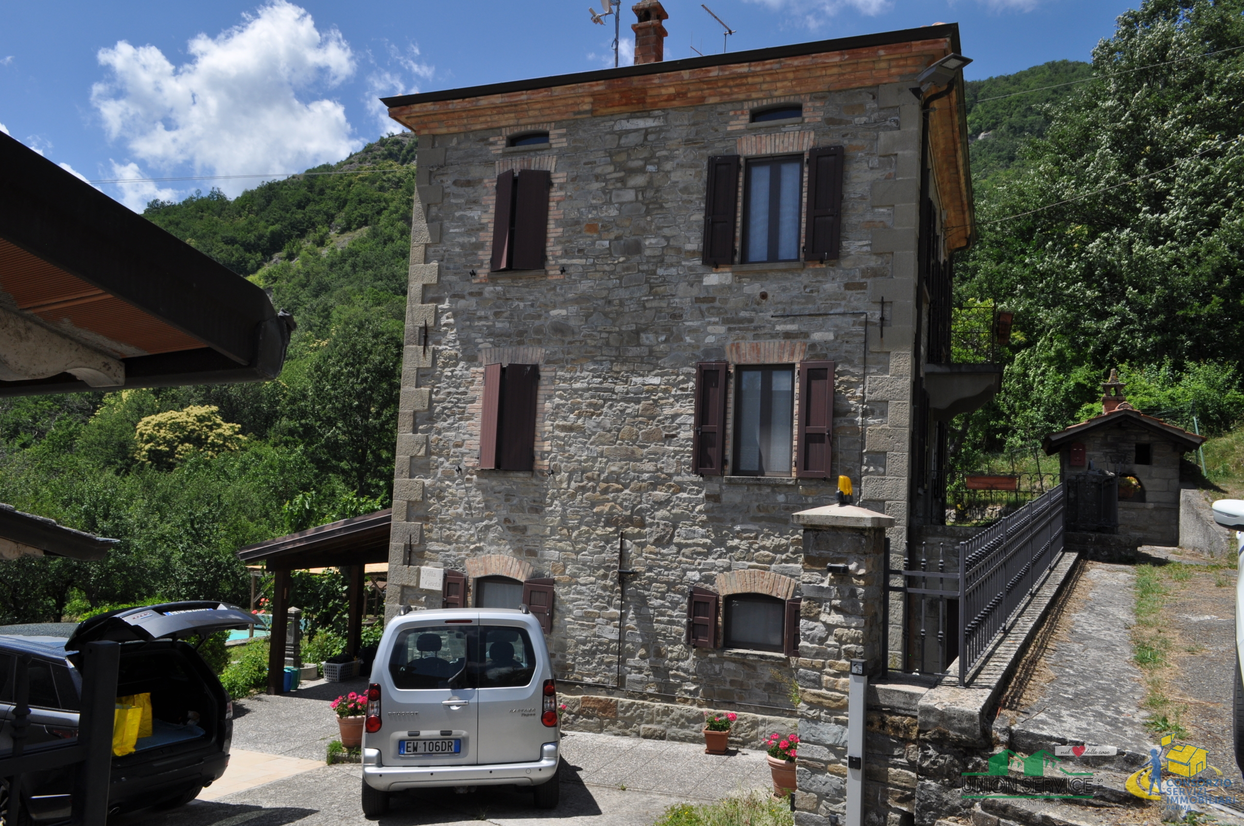Casa indipendente con terrazzo in via maestri, Valmozzola