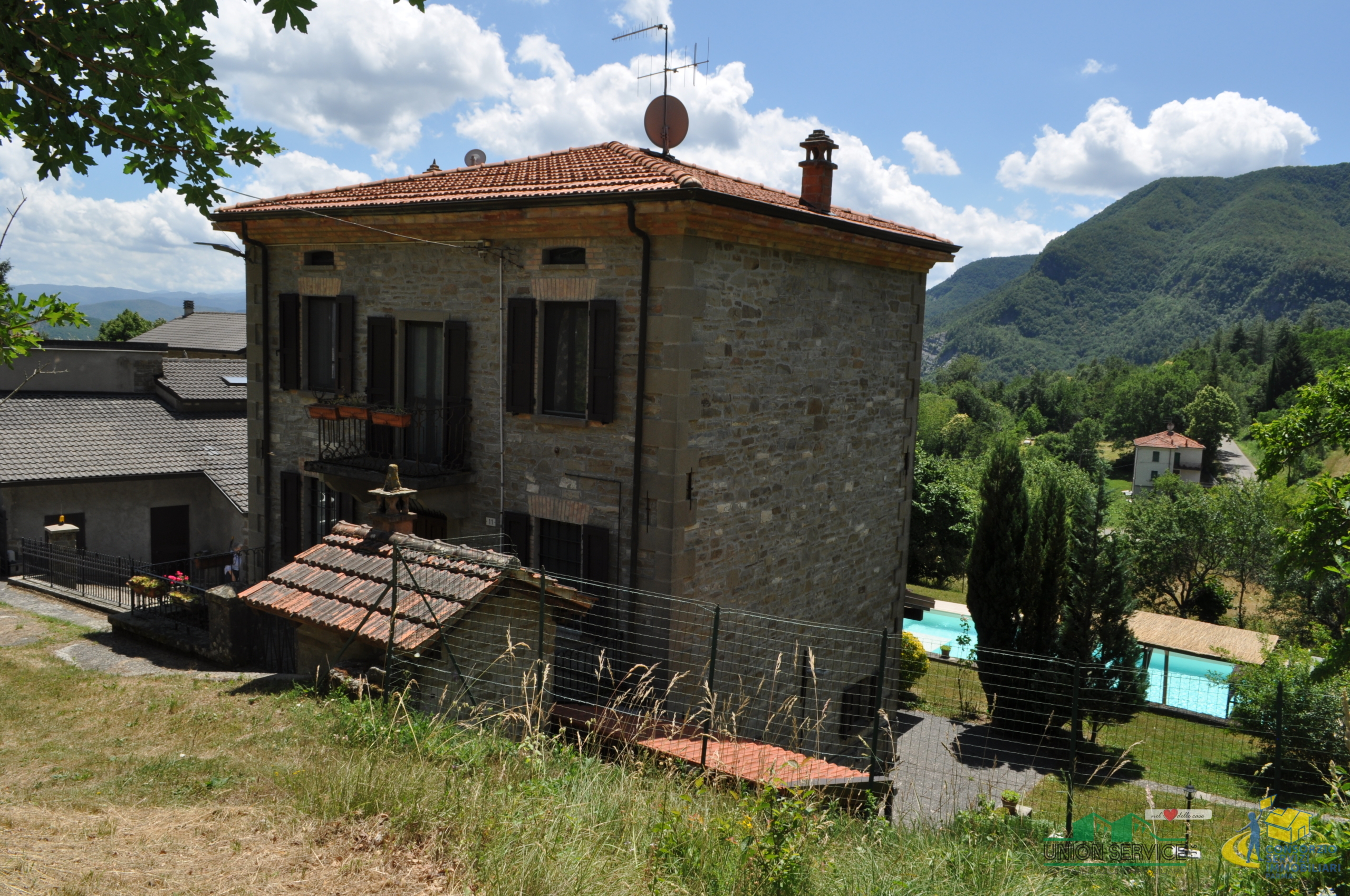 Casa indipendente con terrazzo in via maestri, Valmozzola