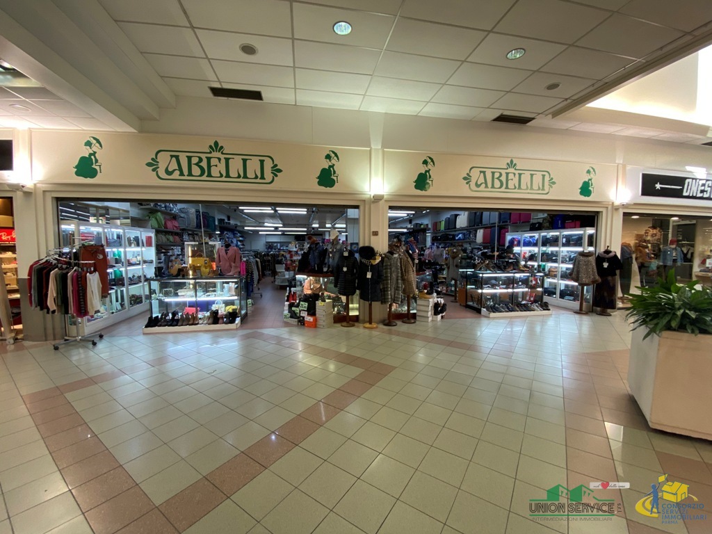 Locale commerciale in vendita in viale sandro pertini 1, Collecchio