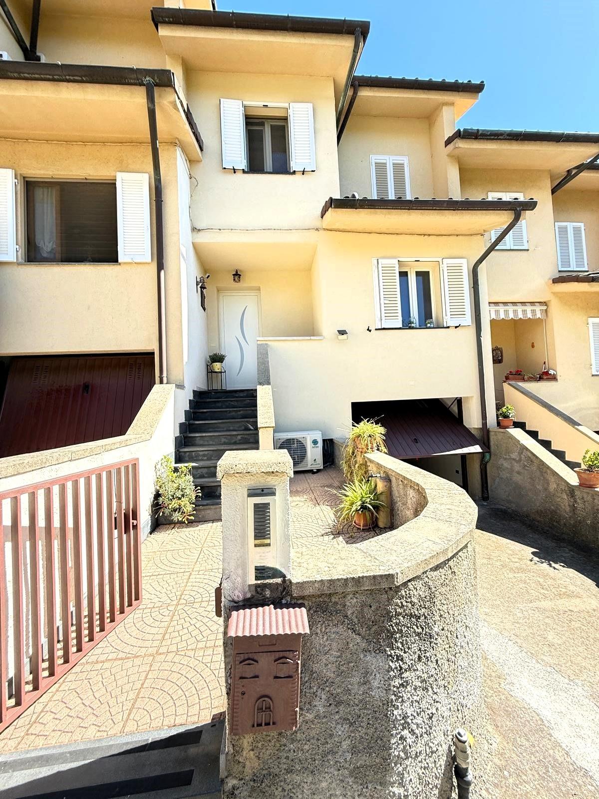 Casa indipendente con giardino a Chianni