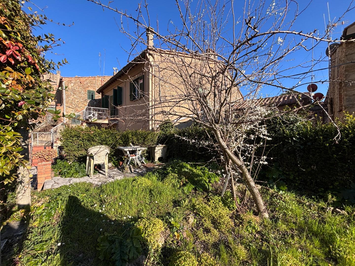 Appartamento con giardino a Volterra