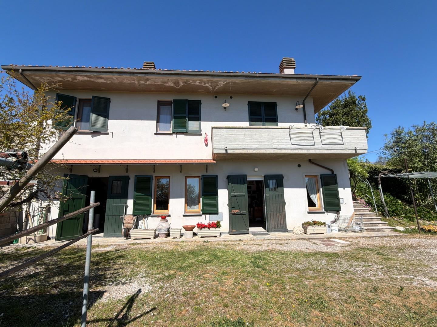 Villa con giardino a Chianni