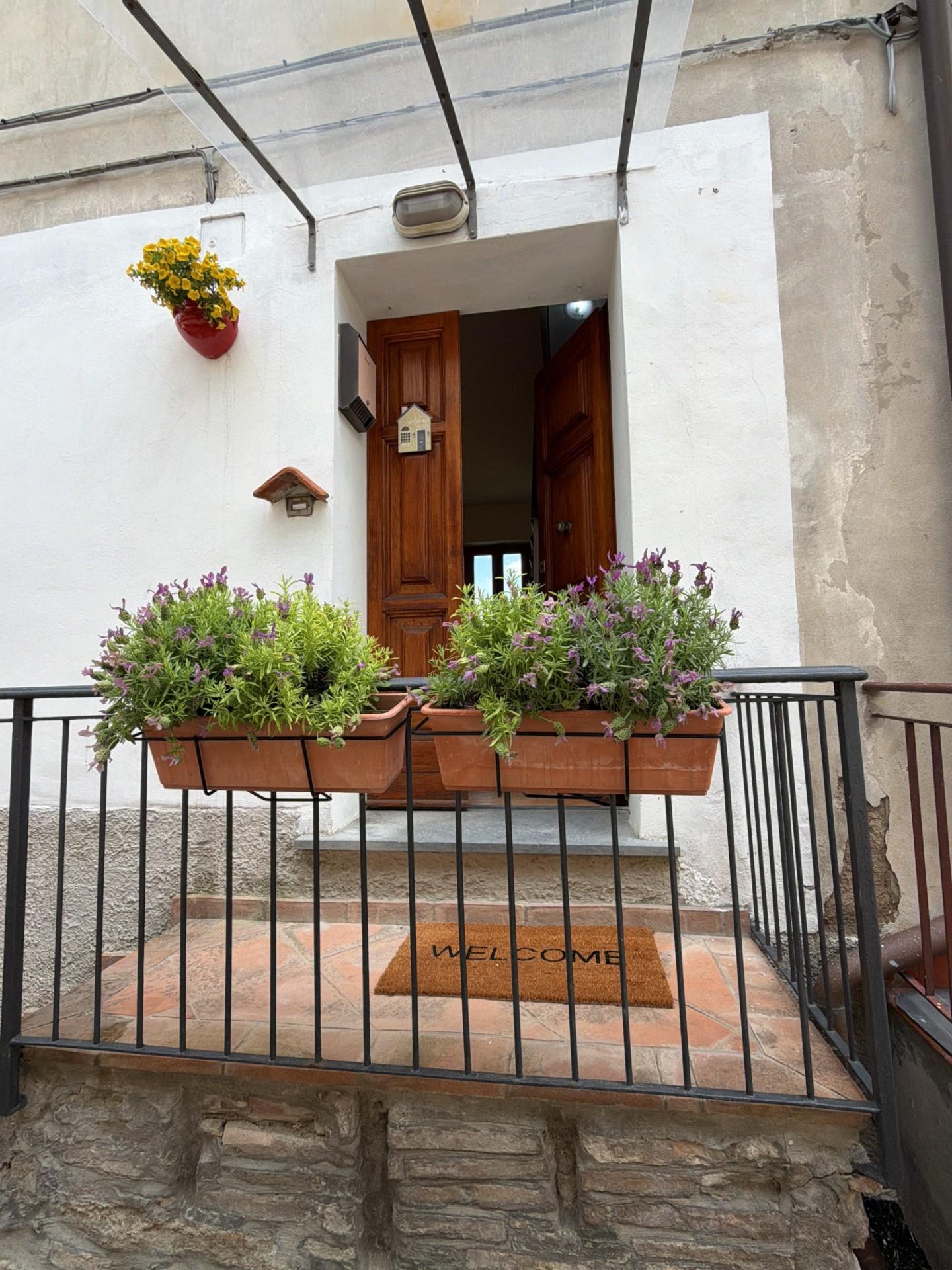 Quadrilocale con giardino a Chianni