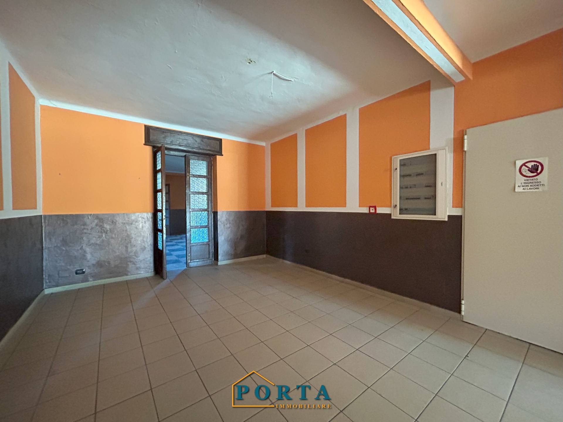 Locale commerciale in vendita a Clavesana