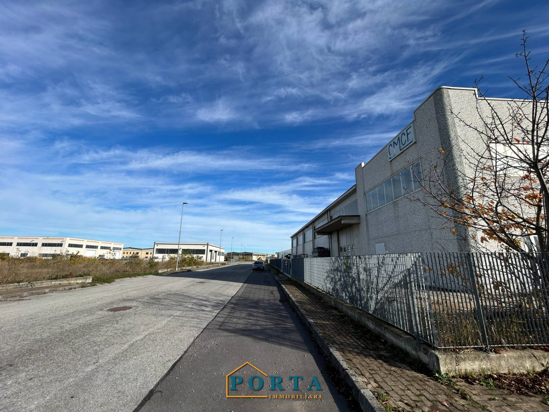 Capannone in vendita a Carr