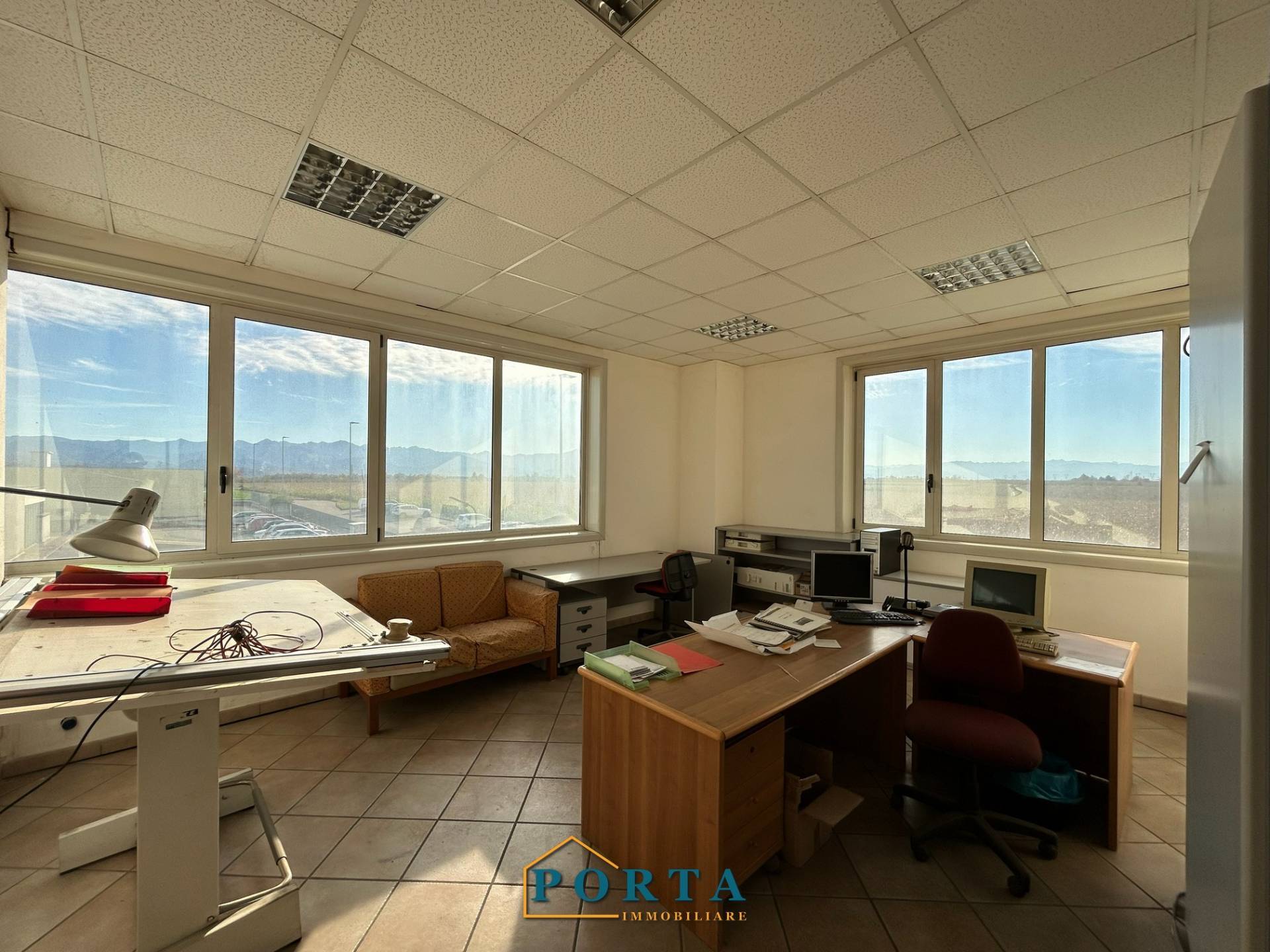 Capannone in vendita a Carr