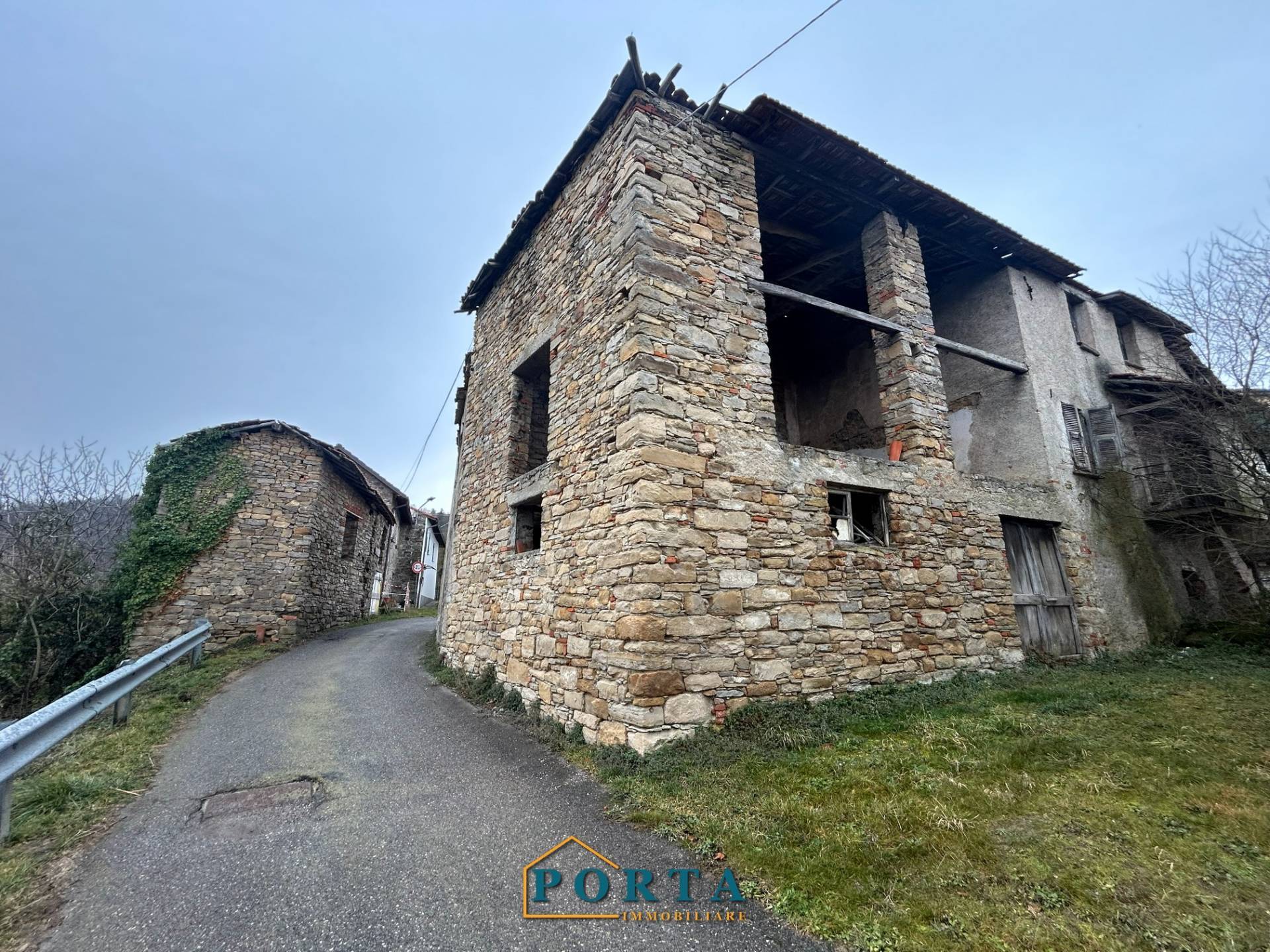 Rustico in vendita a Camerana