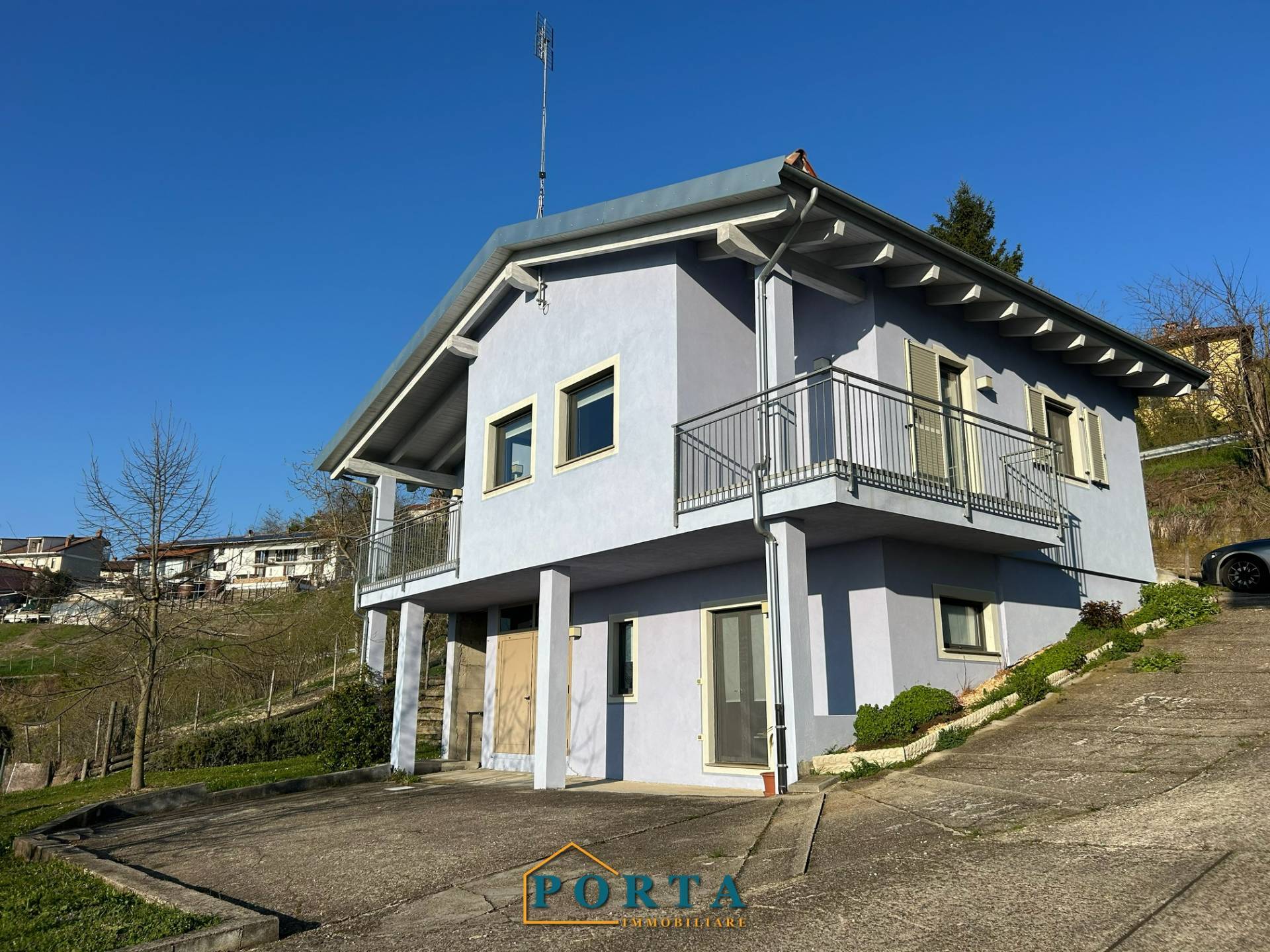 Villa in vendita a Belvedere Langhe