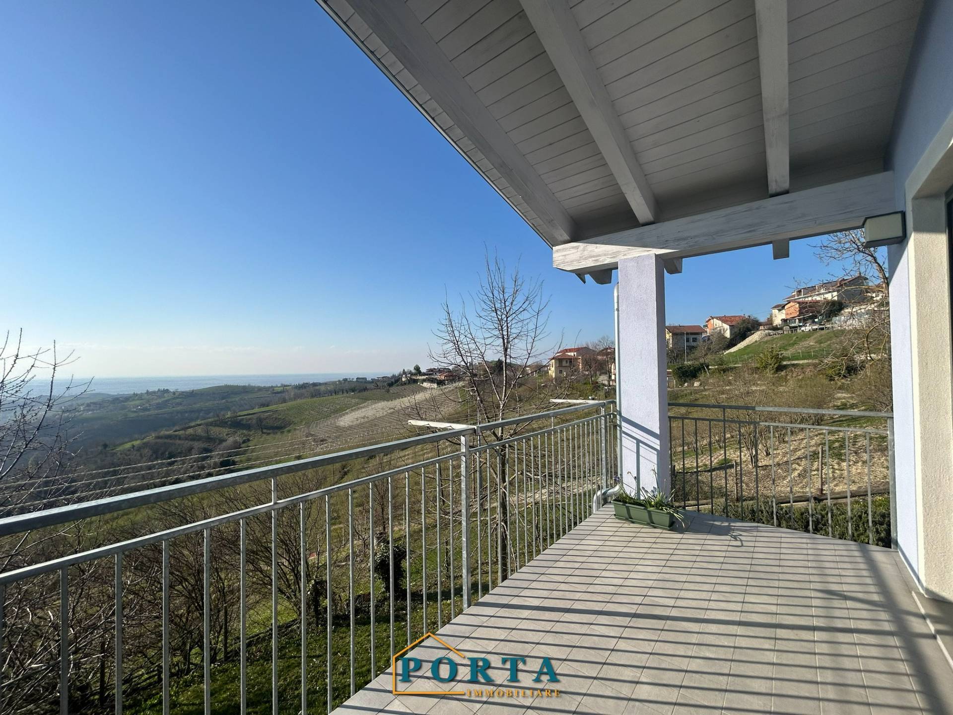 Villa in vendita a Belvedere Langhe