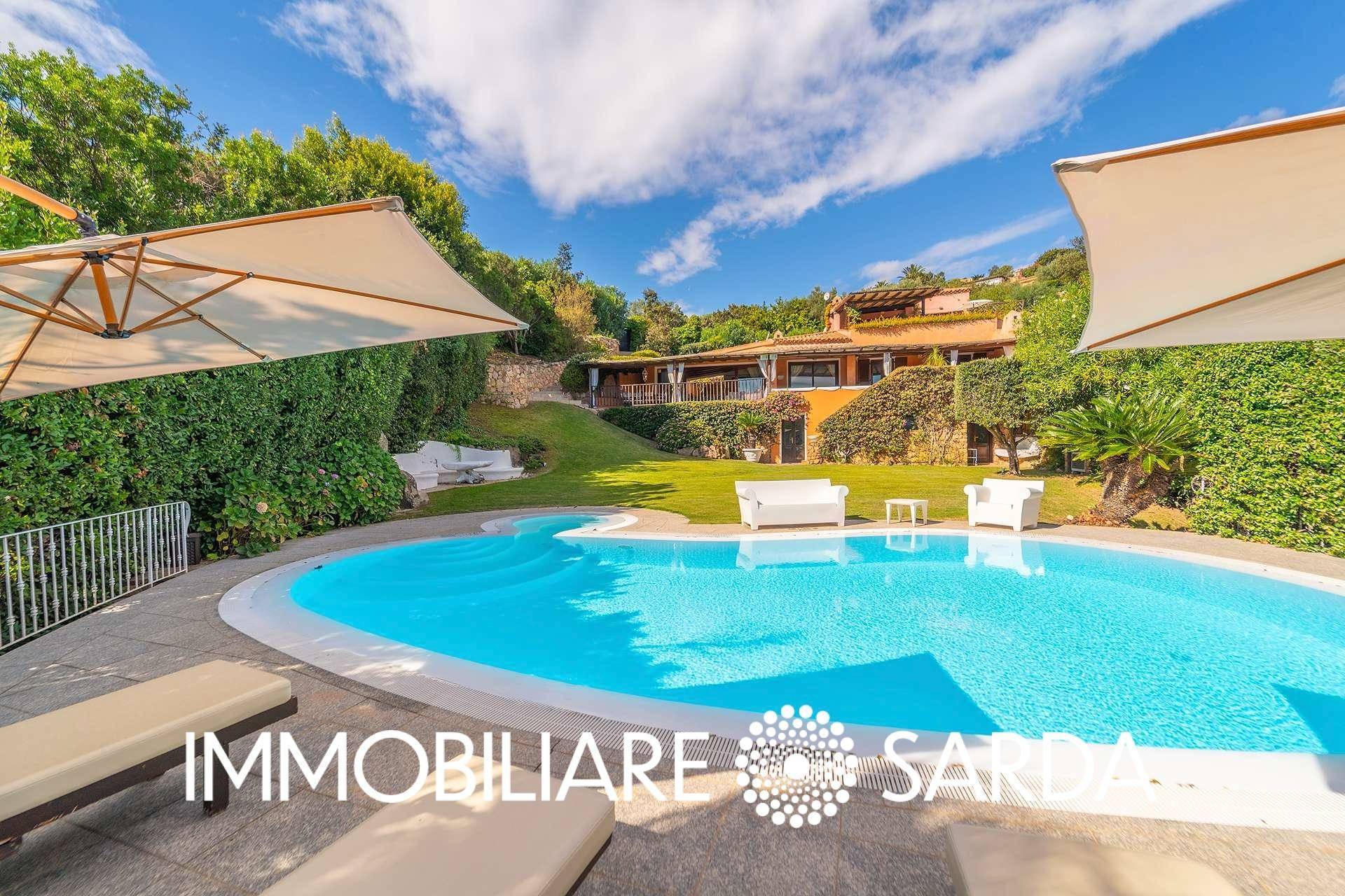 Villetta bifamiliare in vendita a Arzachena, Pevero