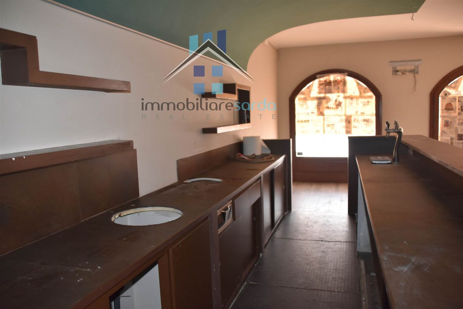 Locale commerciale in vendita a Golfo Aranci