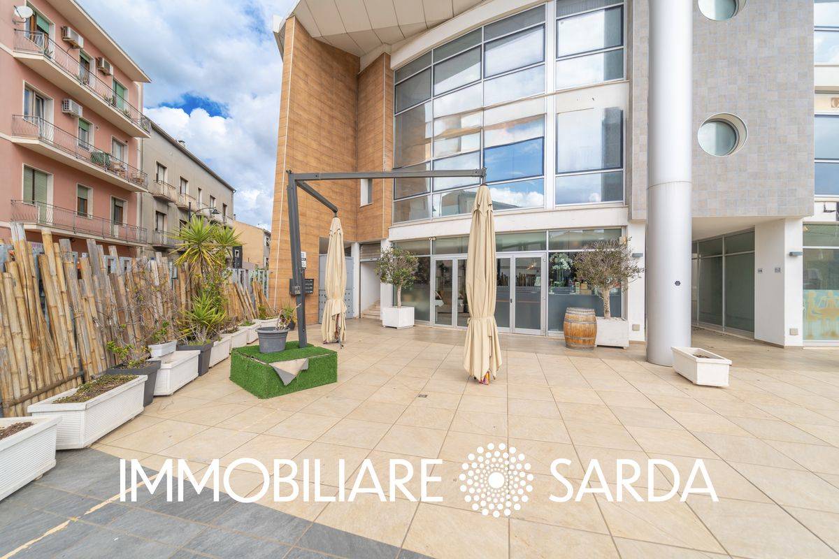 Locale commerciale in vendita a Olbia, San Simplicio