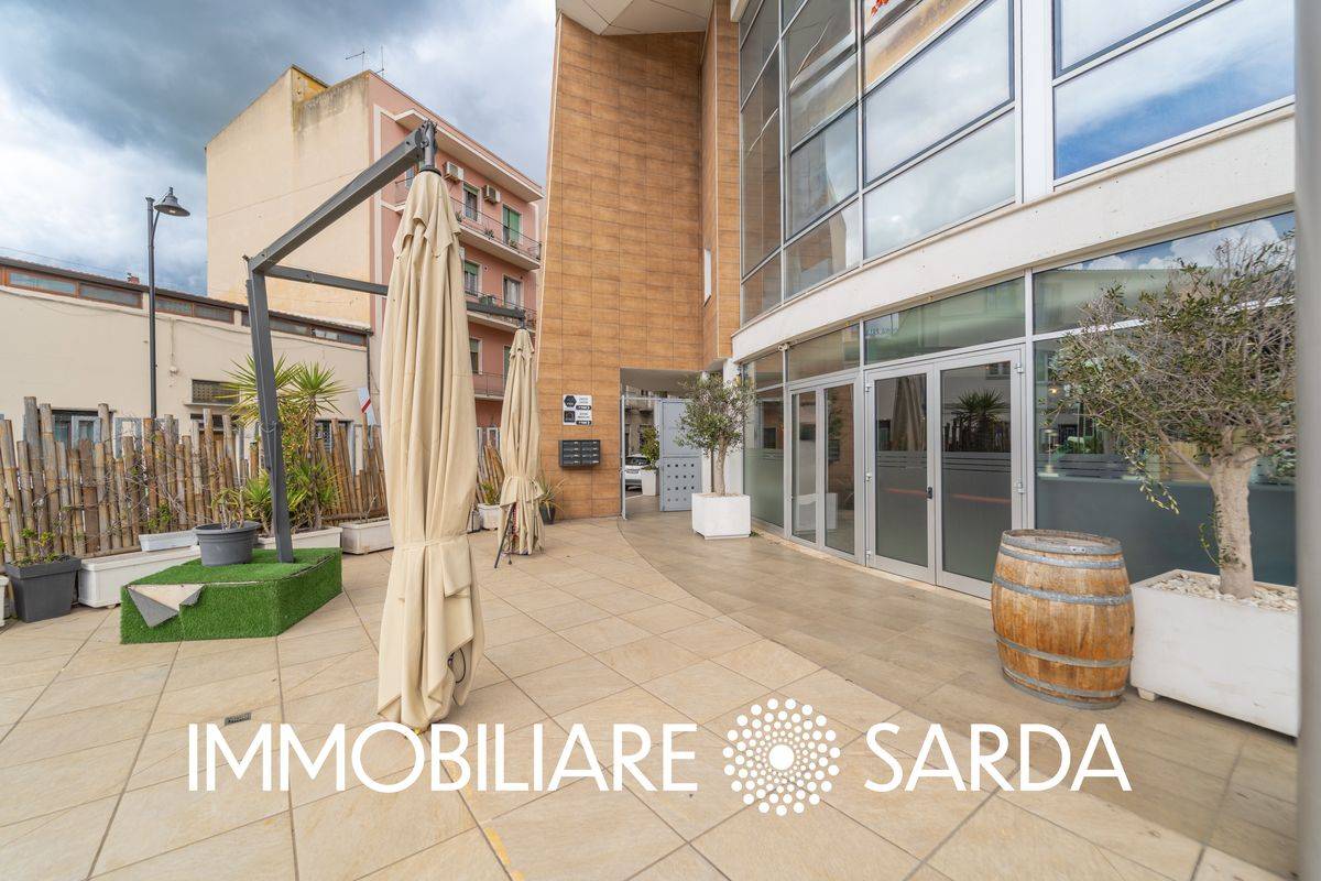 Locale commerciale in vendita a Olbia, San Simplicio