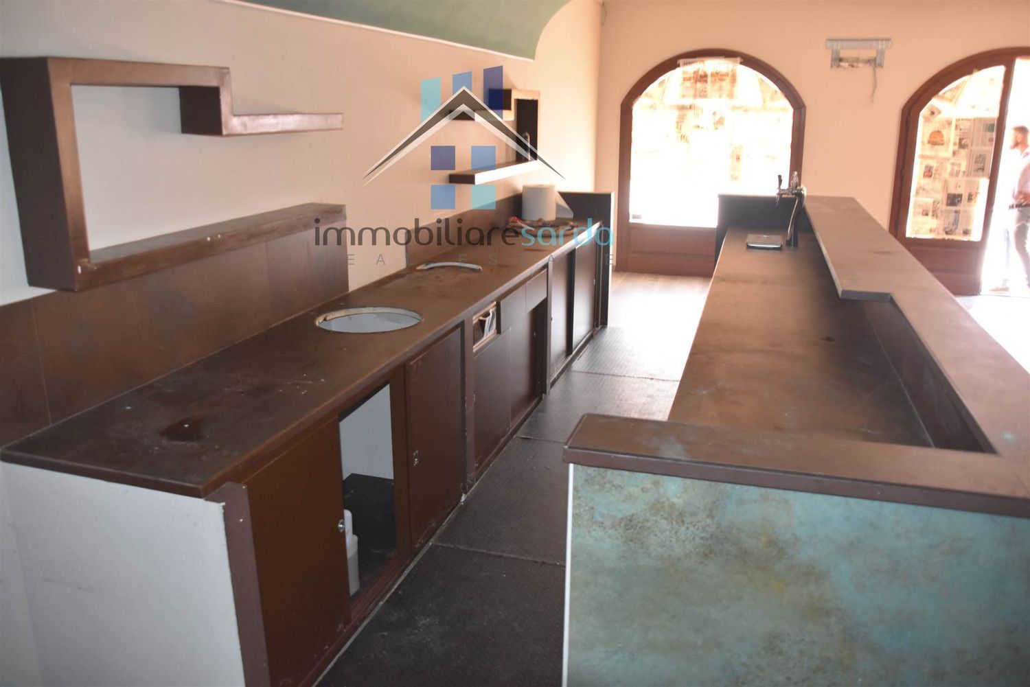 Locale commerciale in vendita a Golfo Aranci