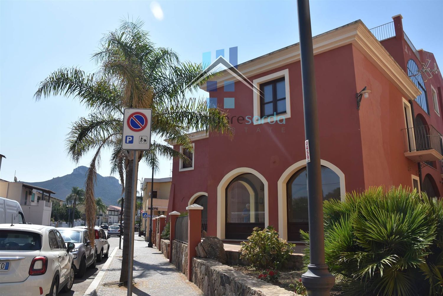 Locale commerciale in vendita a Golfo Aranci