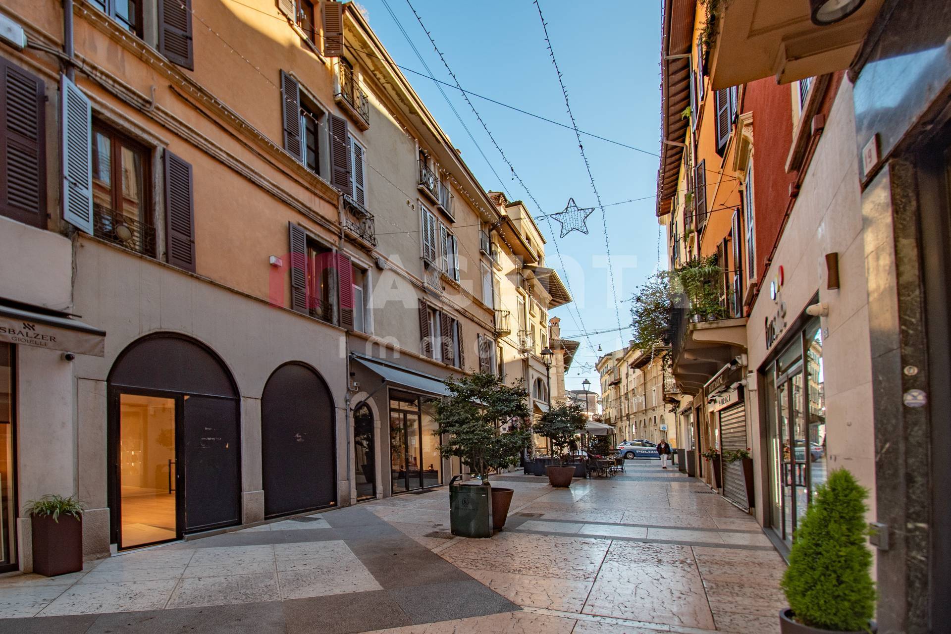 Locale commerciale in vendita a Brescia, Centro storico pregiato