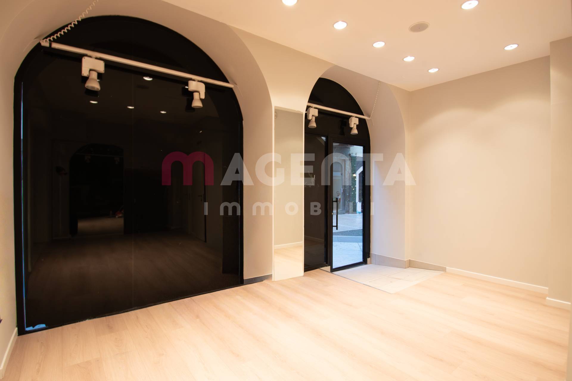 Locale commerciale in vendita a Brescia, Centro storico pregiato