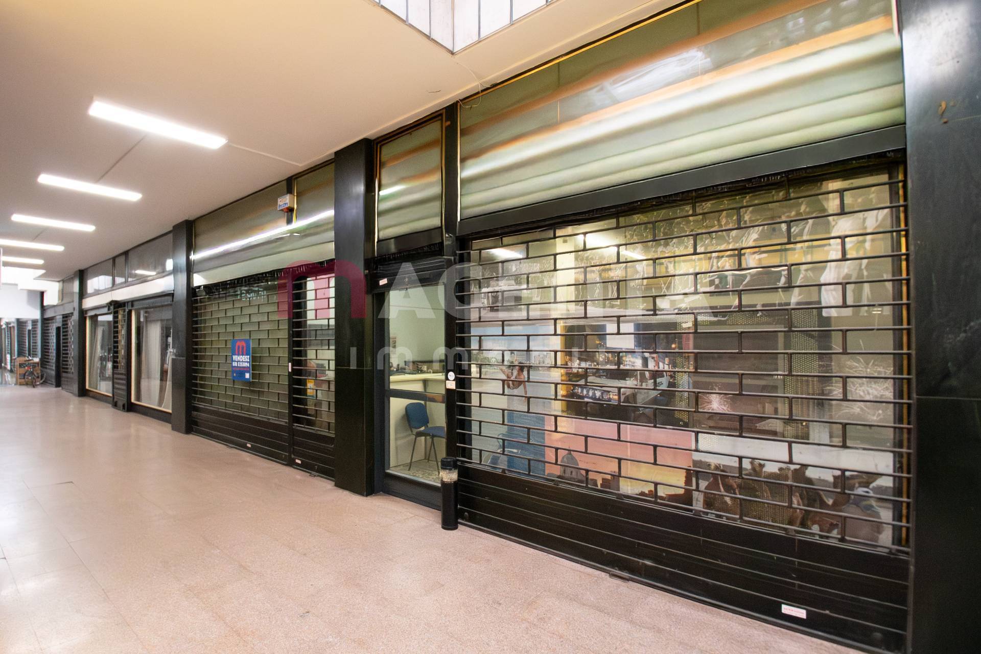 Locale commerciale in vendita a Brescia, Centro storico