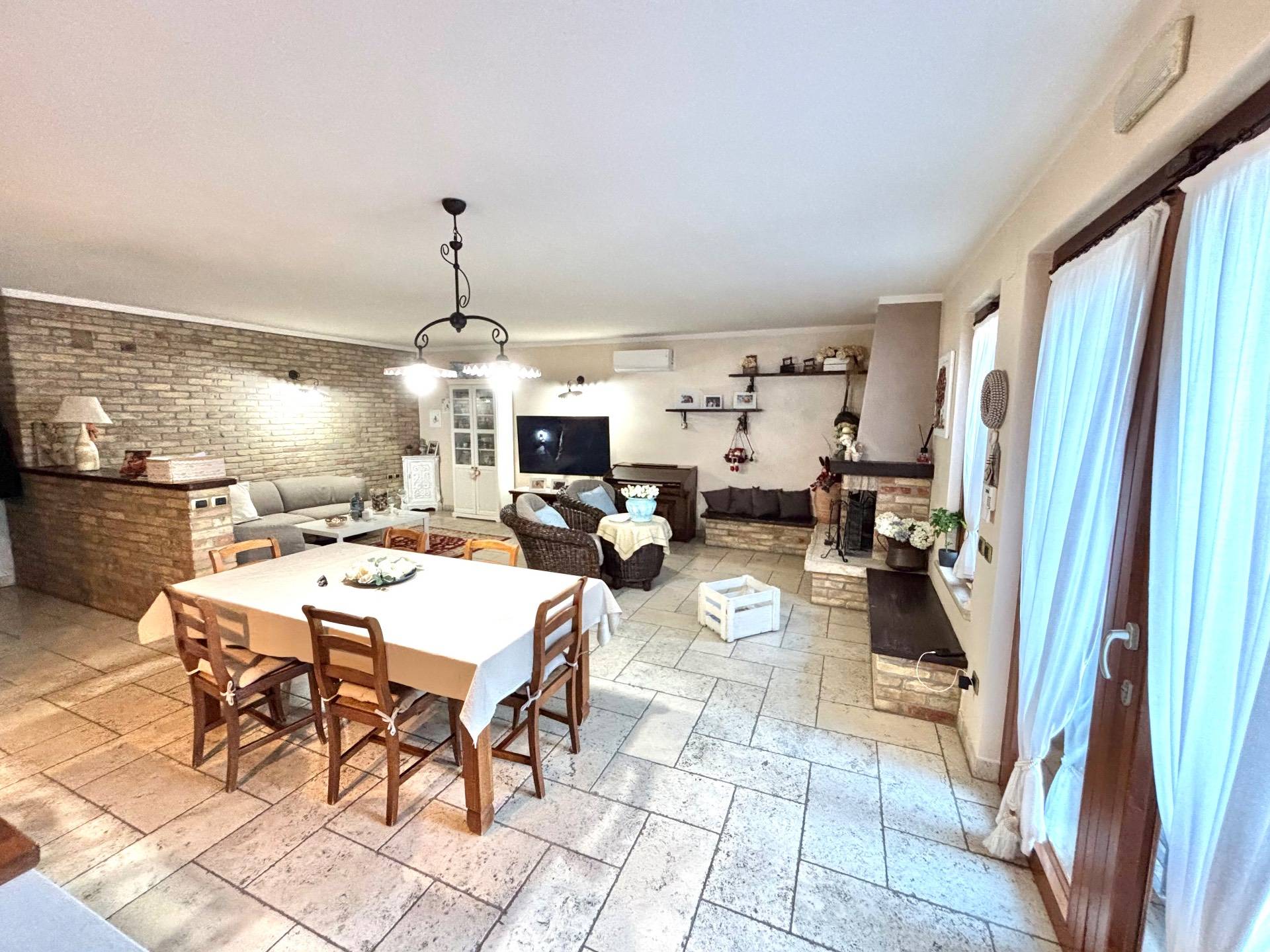 Villa in vendita a Tortoreto, Tortoreto Lido