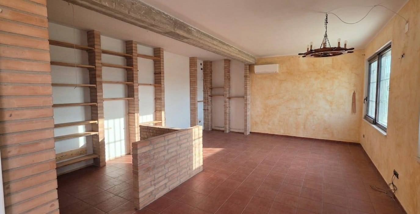 Casa singola in vendita a Torricella Sicura, Poggio Rattieri