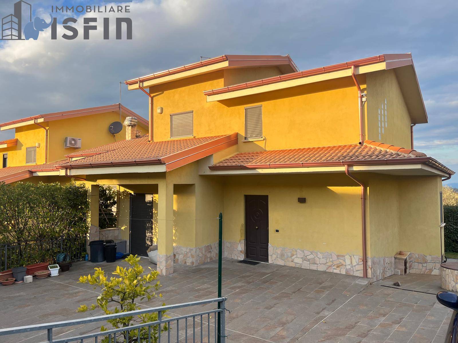 Villa in vendita a Mendicino, C.da Pasquali