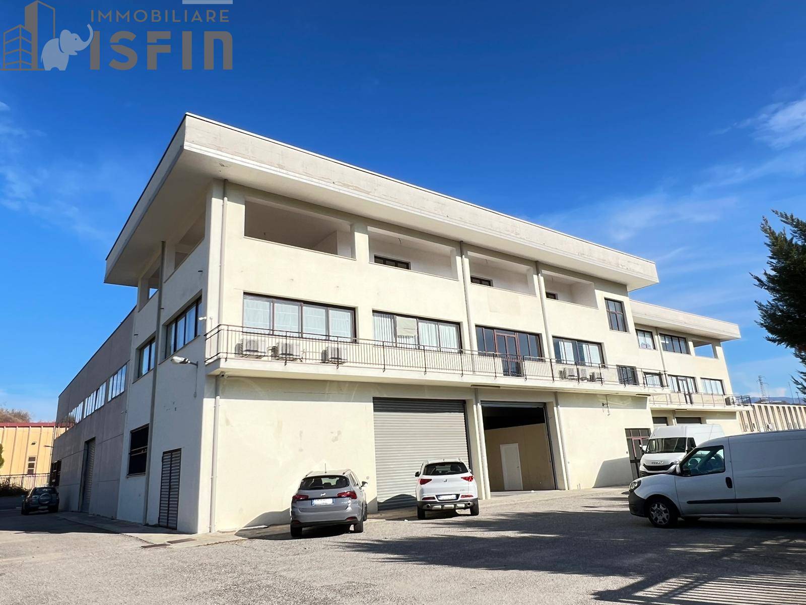 Locale Deposito in vendita a Rende, C.da Cutura/Ex Stazione FS
