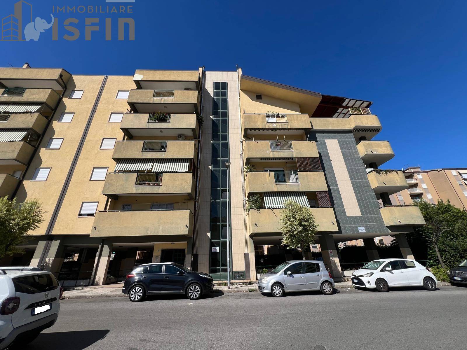 Appartamento in vendita a Cosenza, Viale Mancini