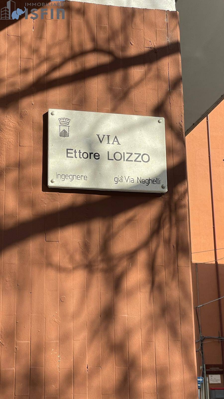 Locale commerciale in affitto a Cosenza, Centro