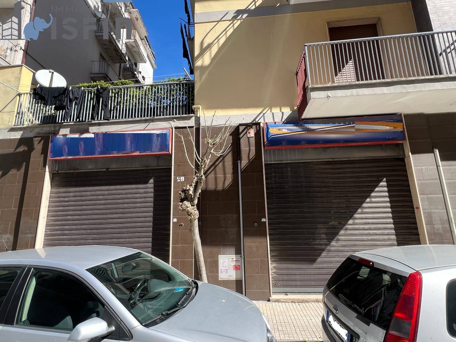 Locale commerciale in affitto a Cosenza, Centro