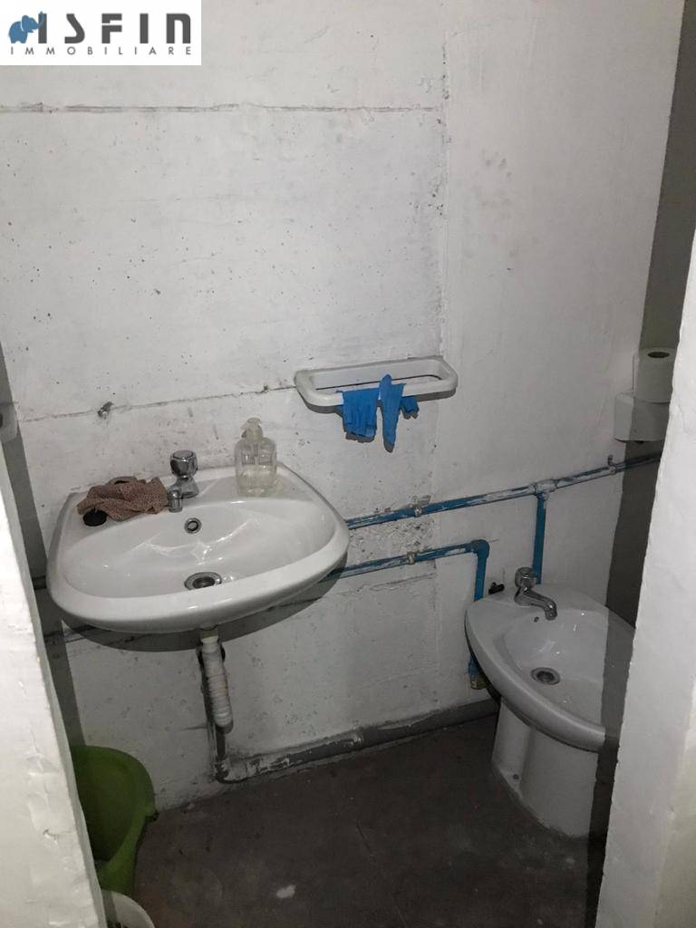 Deposito in vendita a Rende, Quattromiglia