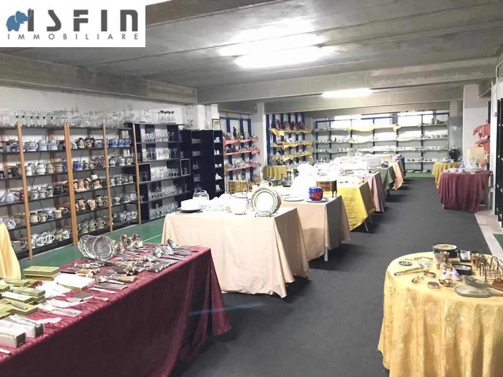 Deposito in vendita a Rende, Quattromiglia