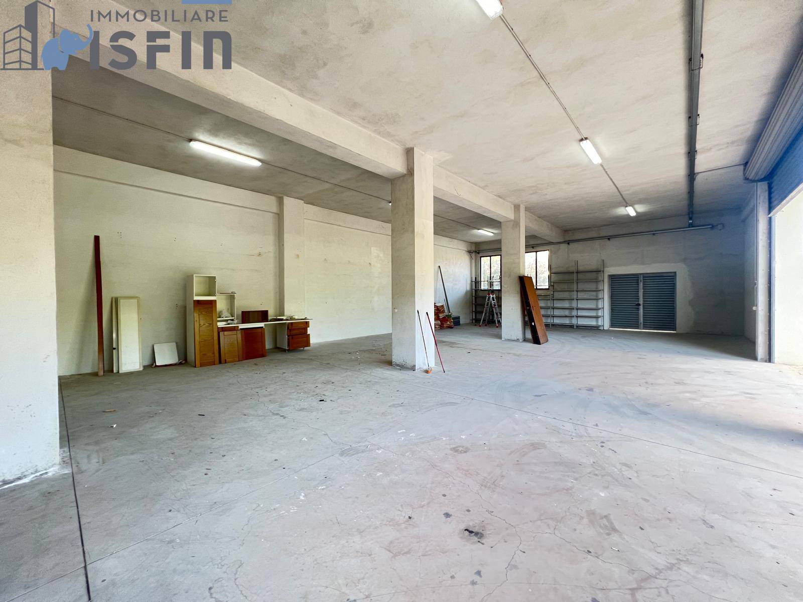 Locale Deposito in vendita a Rende, C.da Cutura/Ex Stazione FS