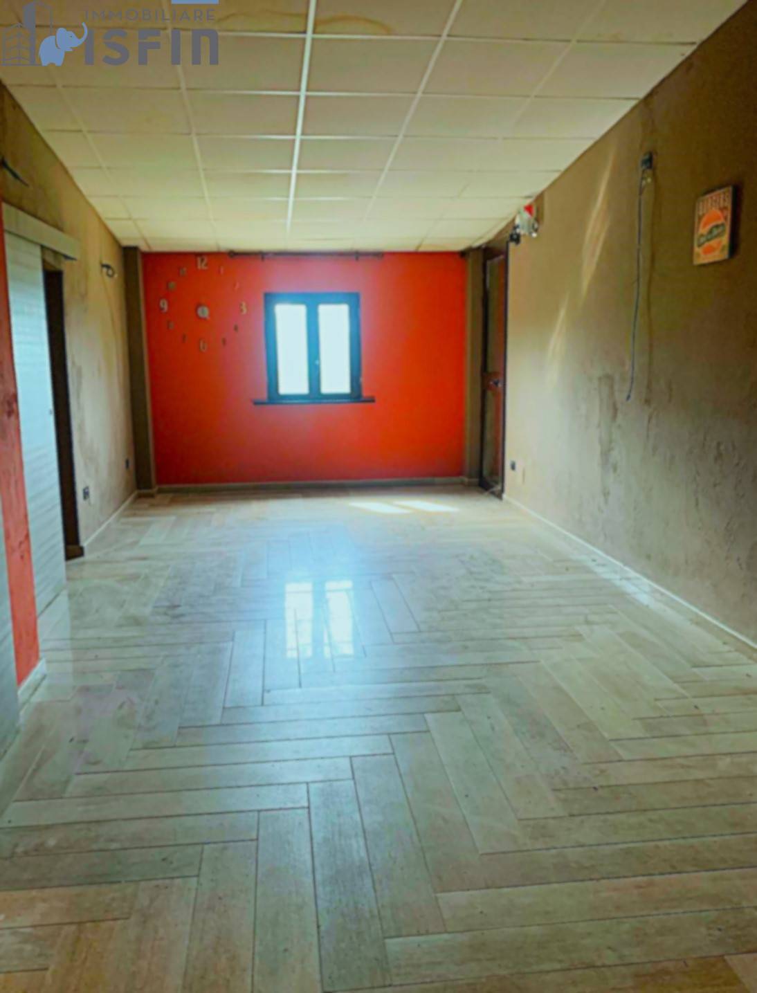 Locale commerciale in vendita a Rovito