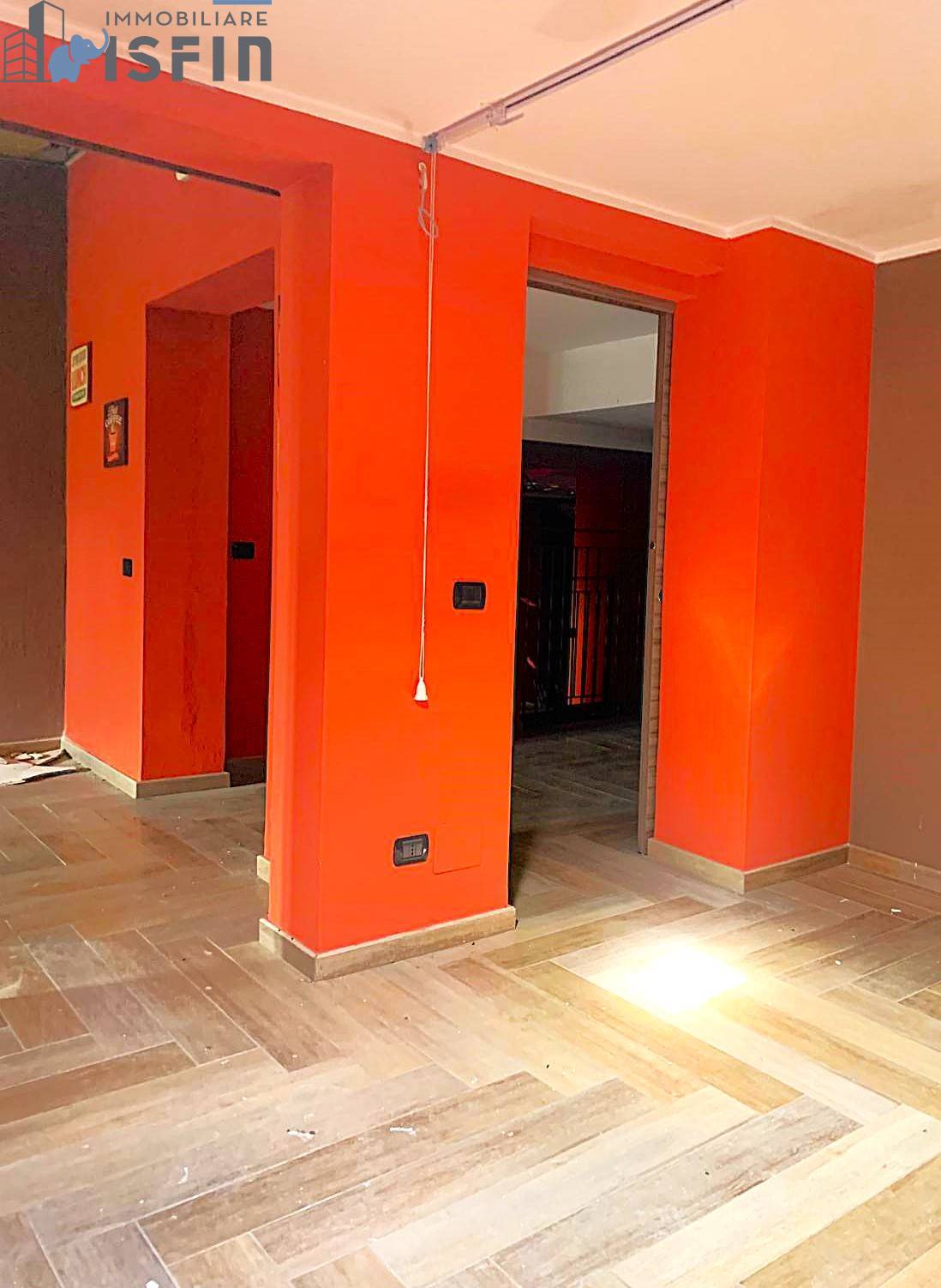 Locale commerciale in vendita a Rovito