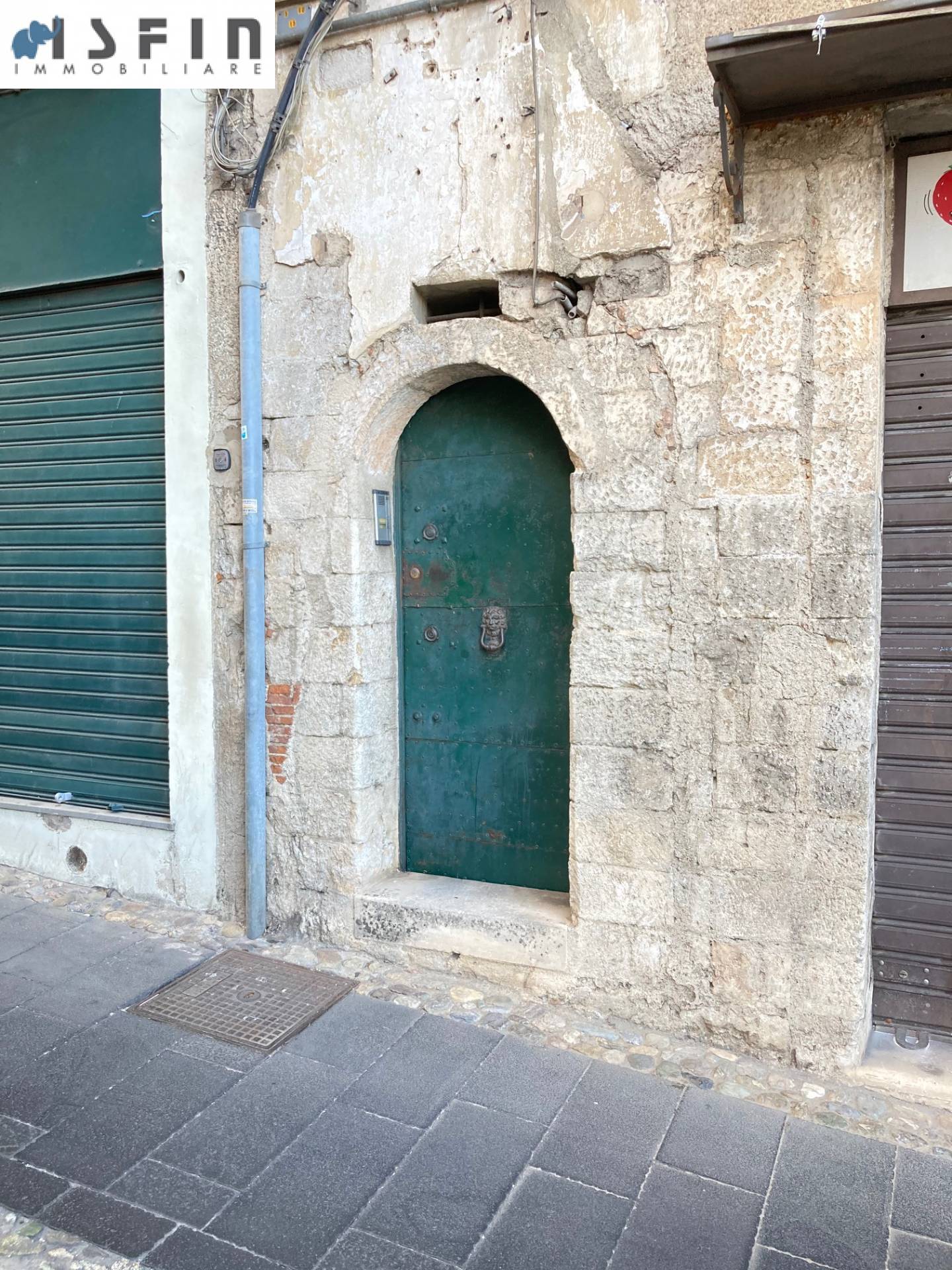 APPARTAMENTO/ USO UFFICIO in vendita a Cosenza, Centro Storico