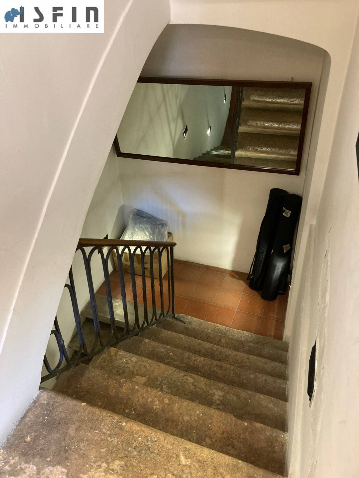 APPARTAMENTO/ USO UFFICIO in vendita a Cosenza, Centro Storico