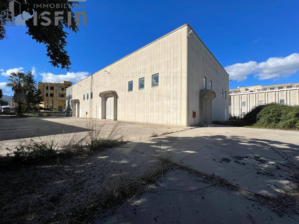 Capannone in vendita a Rende, C.da Cutura/Ex Stazione FS