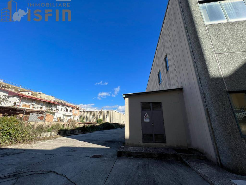 Capannone in vendita a Rende, C.da Cutura/Ex Stazione FS