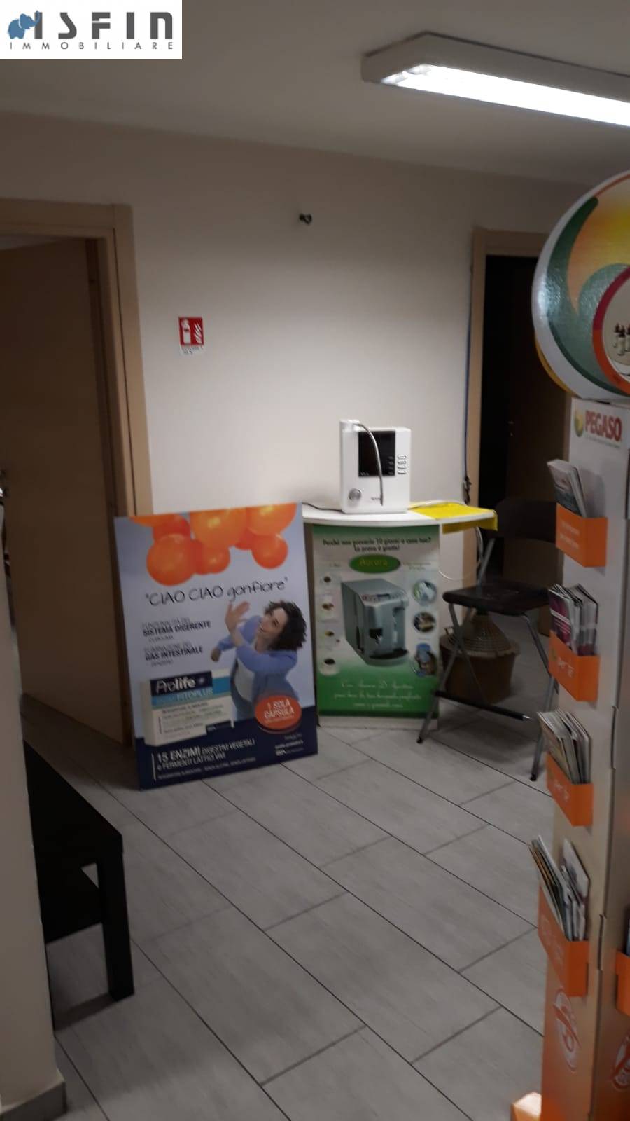 Locale commerciale in vendita a Cosenza, Centro