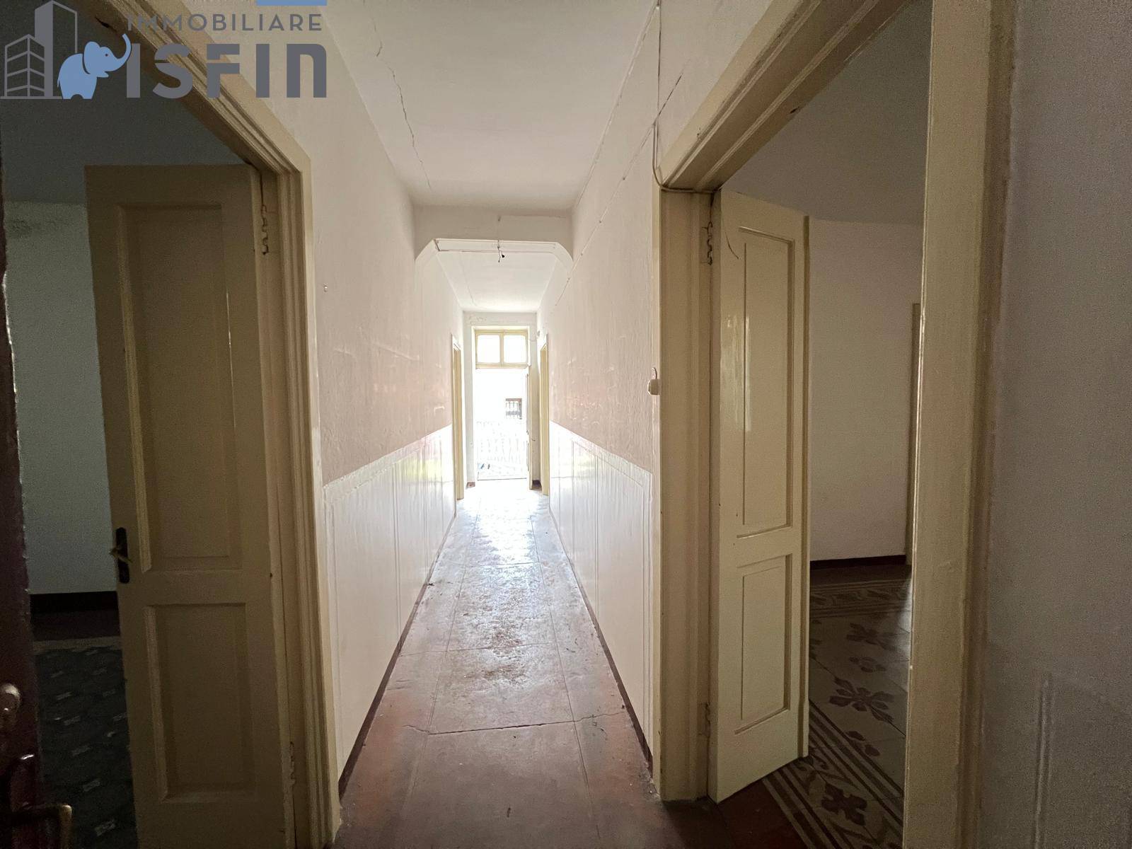 Appartamento da ristrutturare in vendita a Rogliano