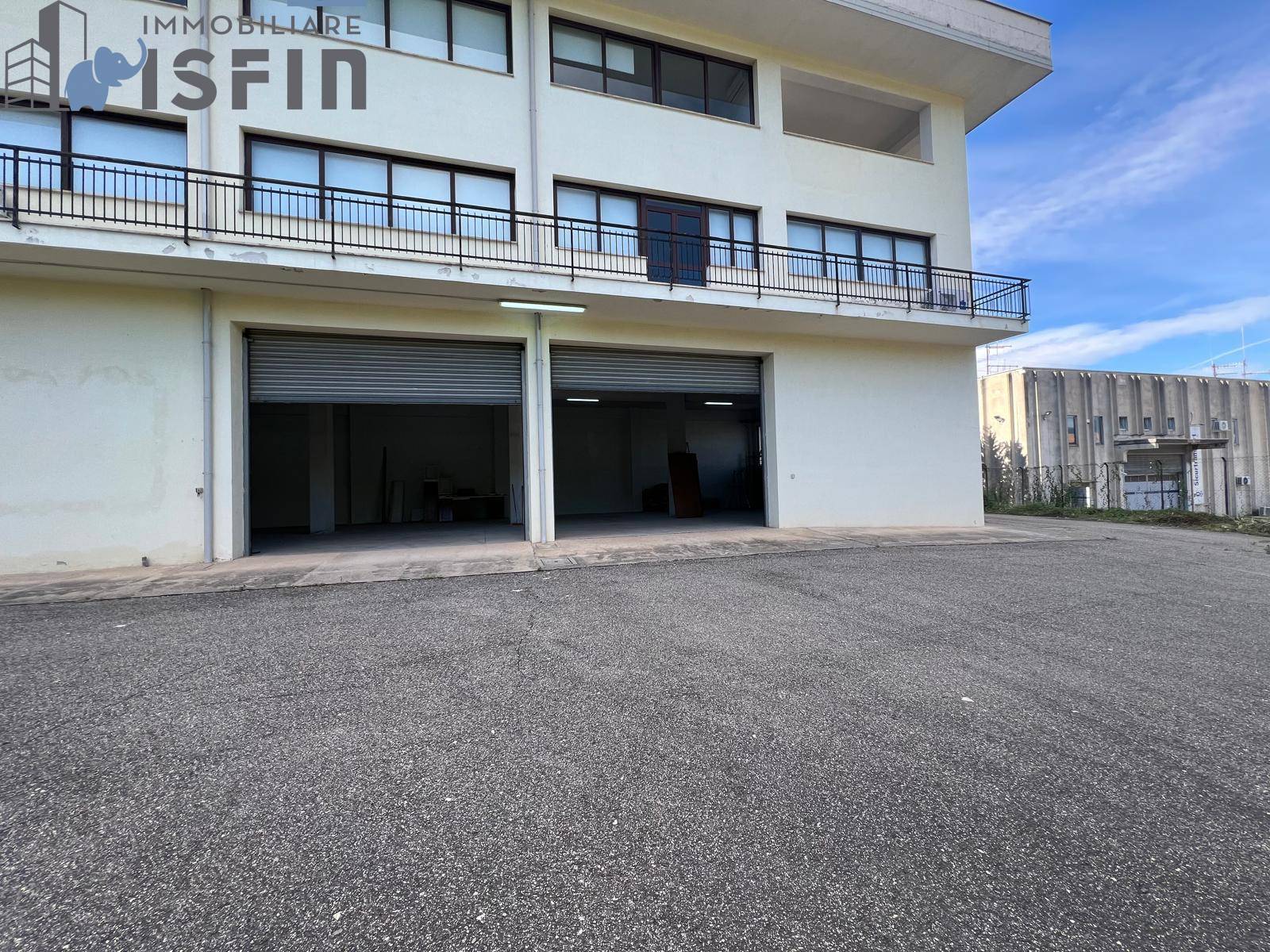 Locale Deposito in vendita a Rende, C.da Cutura/Ex Stazione FS