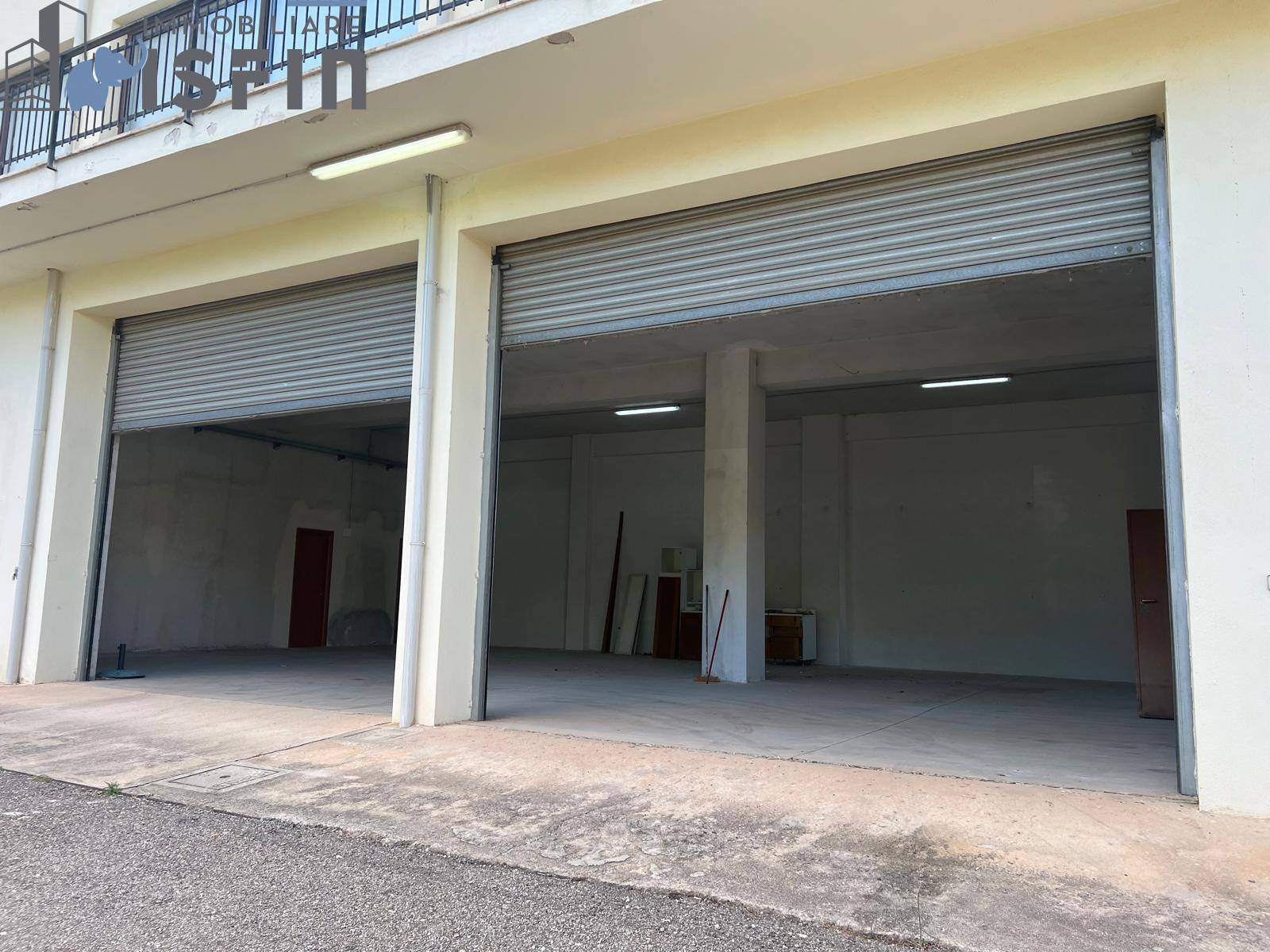 Locale Deposito in vendita a Rende, C.da Cutura/Ex Stazione FS