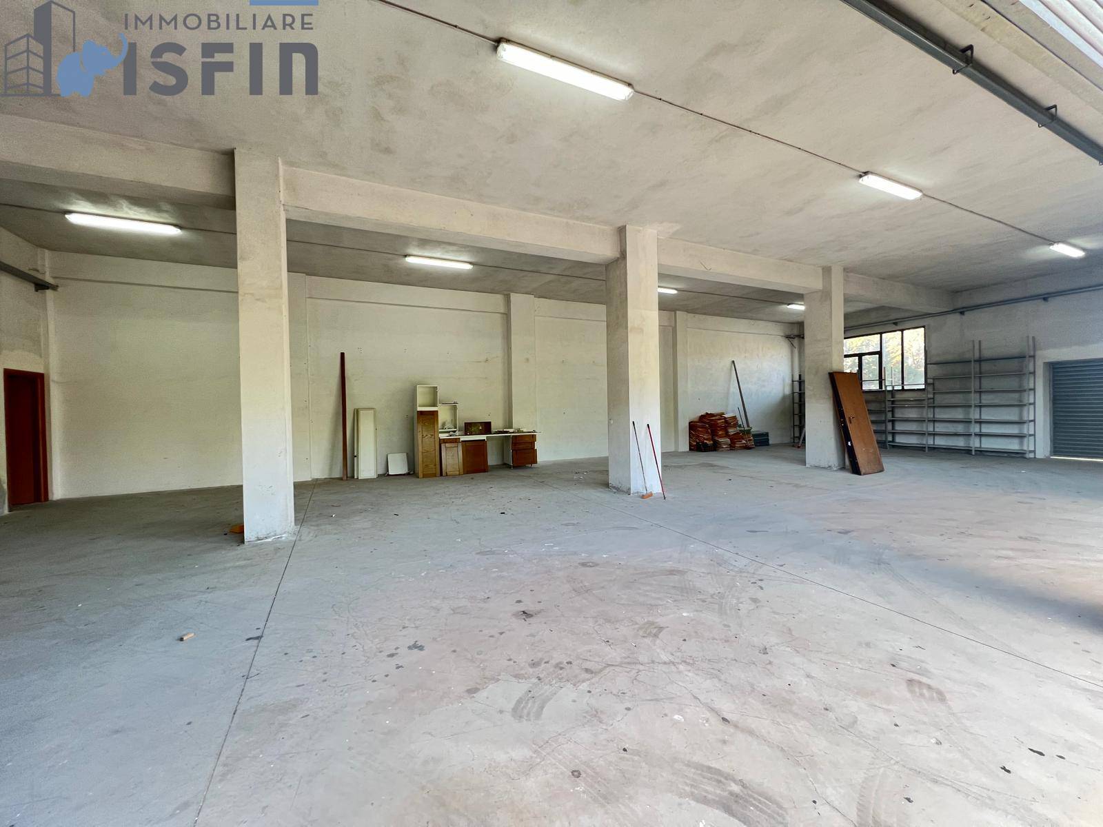 Locale Deposito in vendita a Rende, C.da Cutura/Ex Stazione FS