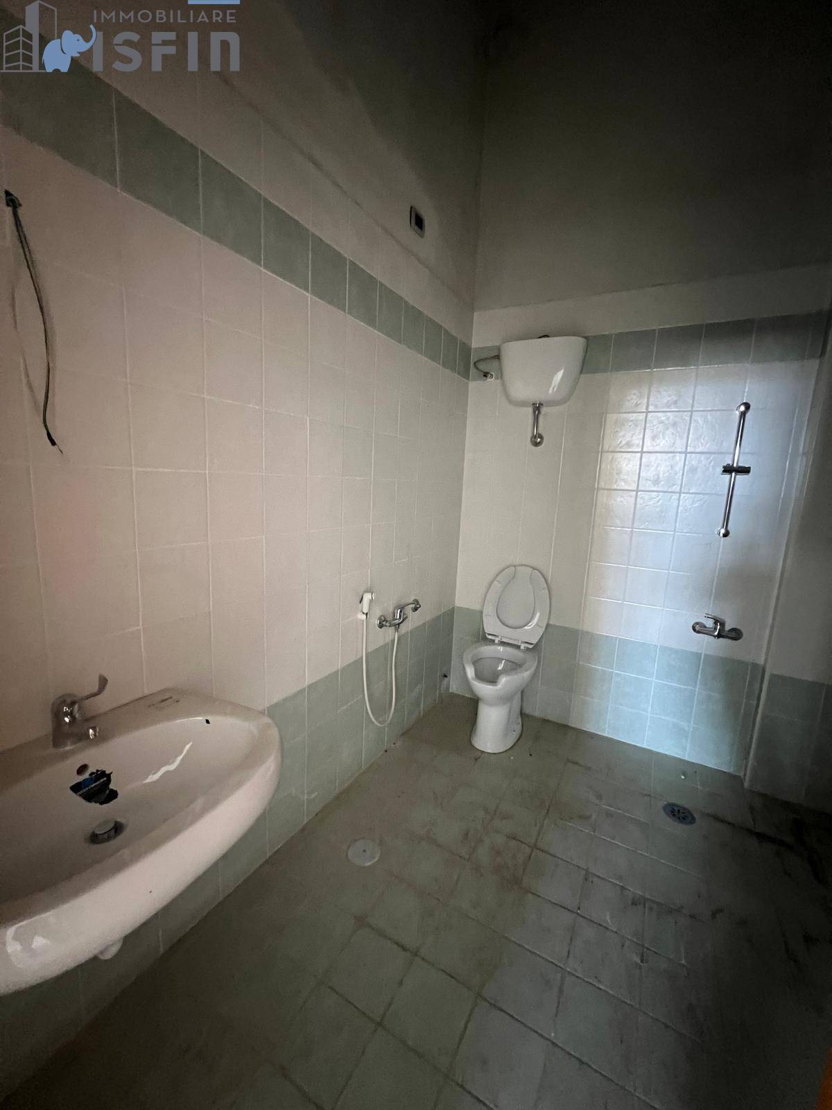 Locale Deposito in vendita a Rende, C.da Cutura/Ex Stazione FS