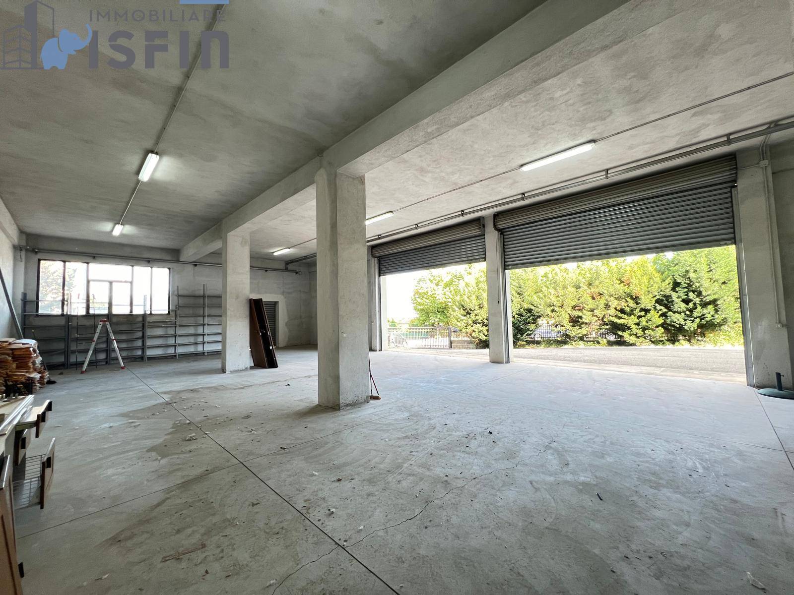 Locale Deposito in vendita a Rende, C.da Cutura/Ex Stazione FS