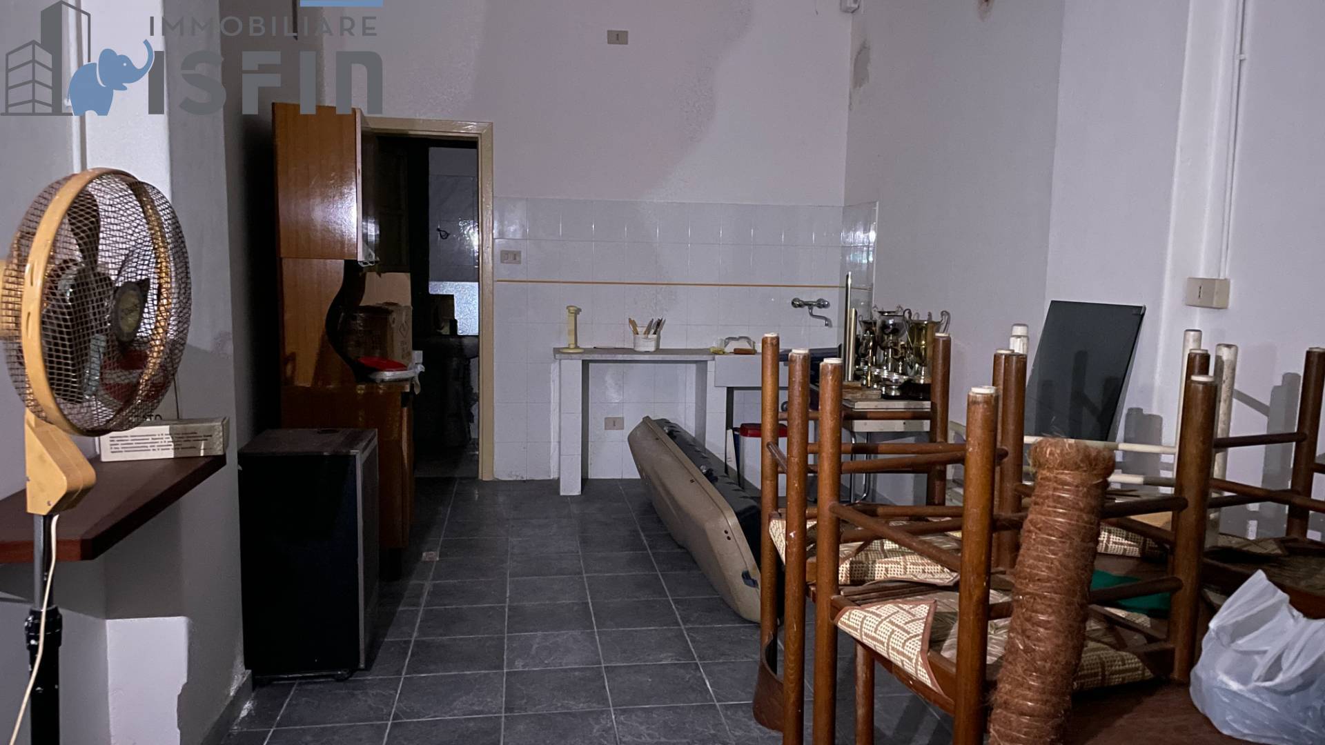 Magazzini Depositi in vendita a Cosenza, Centro